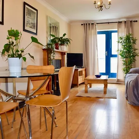 2 Bedroom Beside Merrion Square